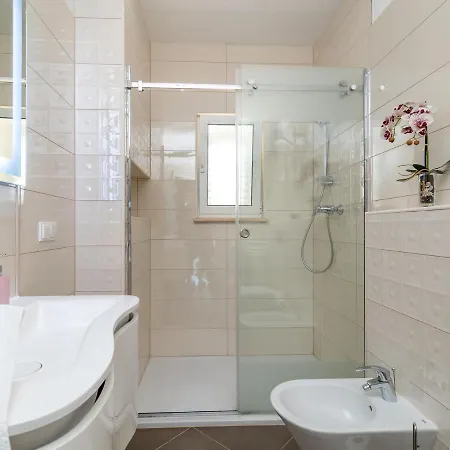 Spacious In A Quiet Area Apartment *