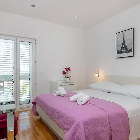 Apartment Spacious In A Quiet Area Trogir