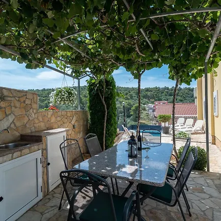 Apartment Spacious In A Quiet Area
